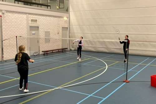 Badminton